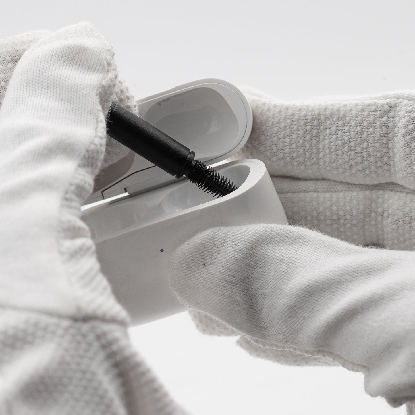 Earbud/Case Micro-Tool
