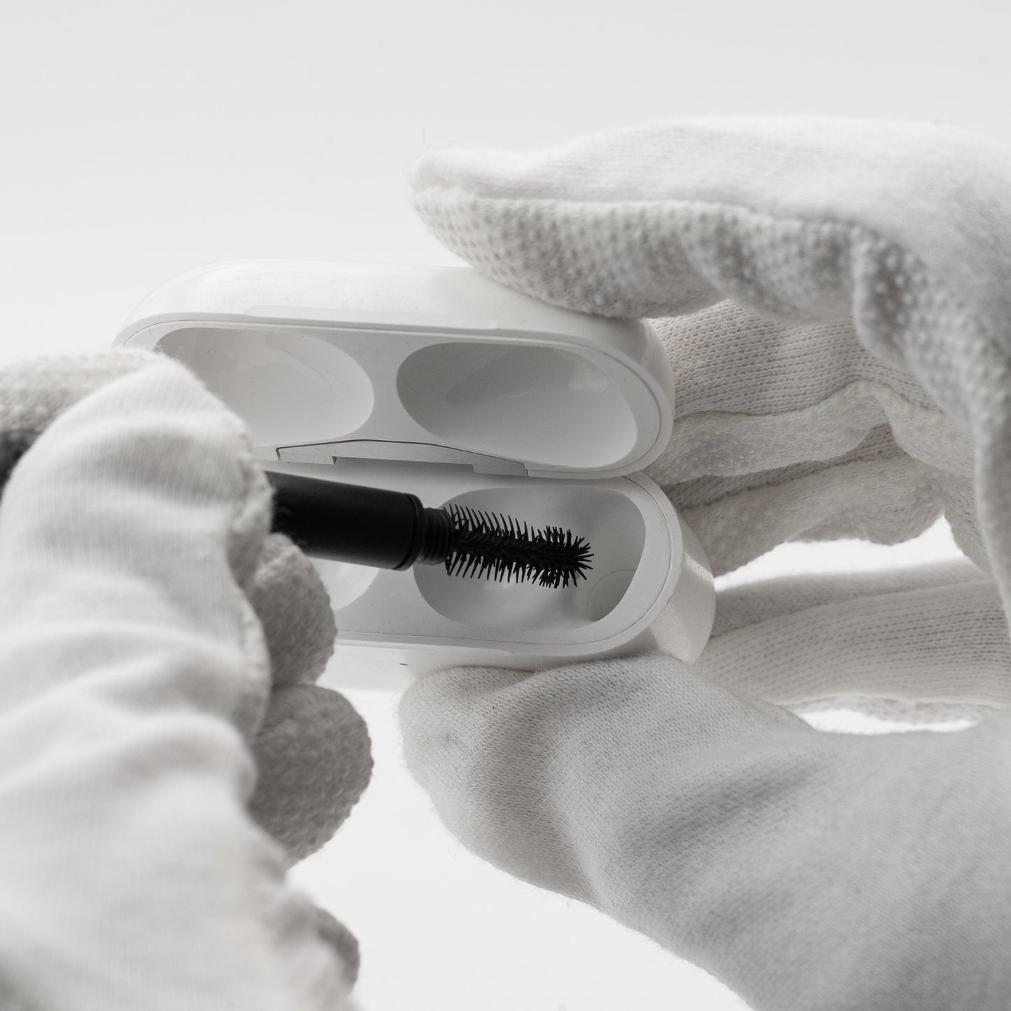 Earbud/Case Micro-Tool