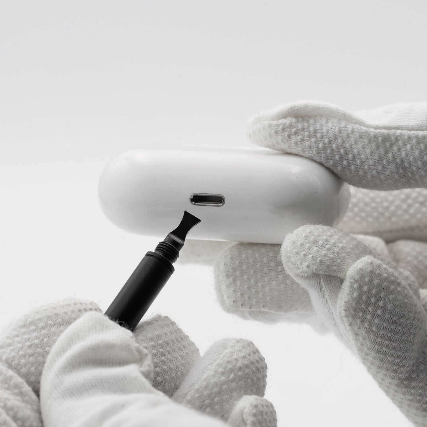 Earbud/Case Micro-Tool